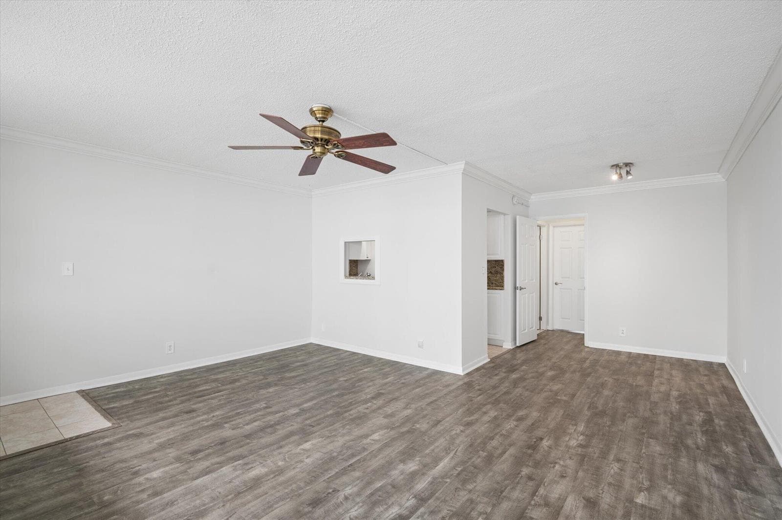 101 N BIRCH Road 503 photo 6