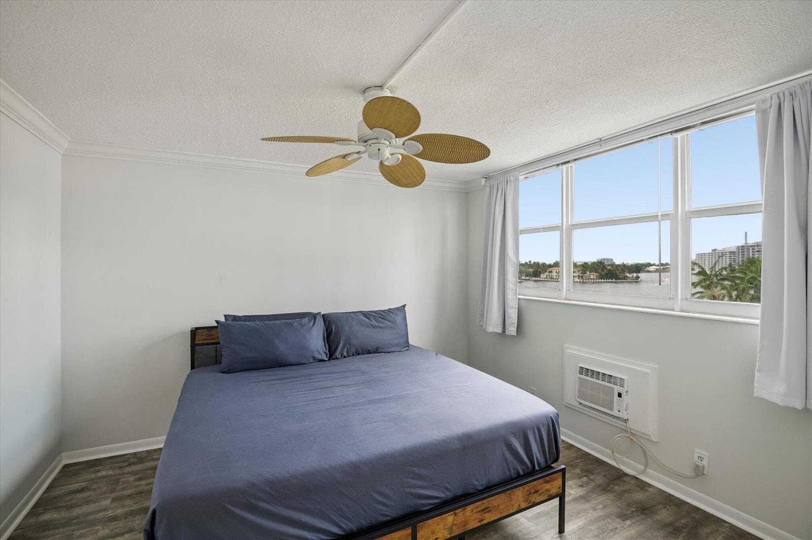 101 N BIRCH Road 503 photo 9