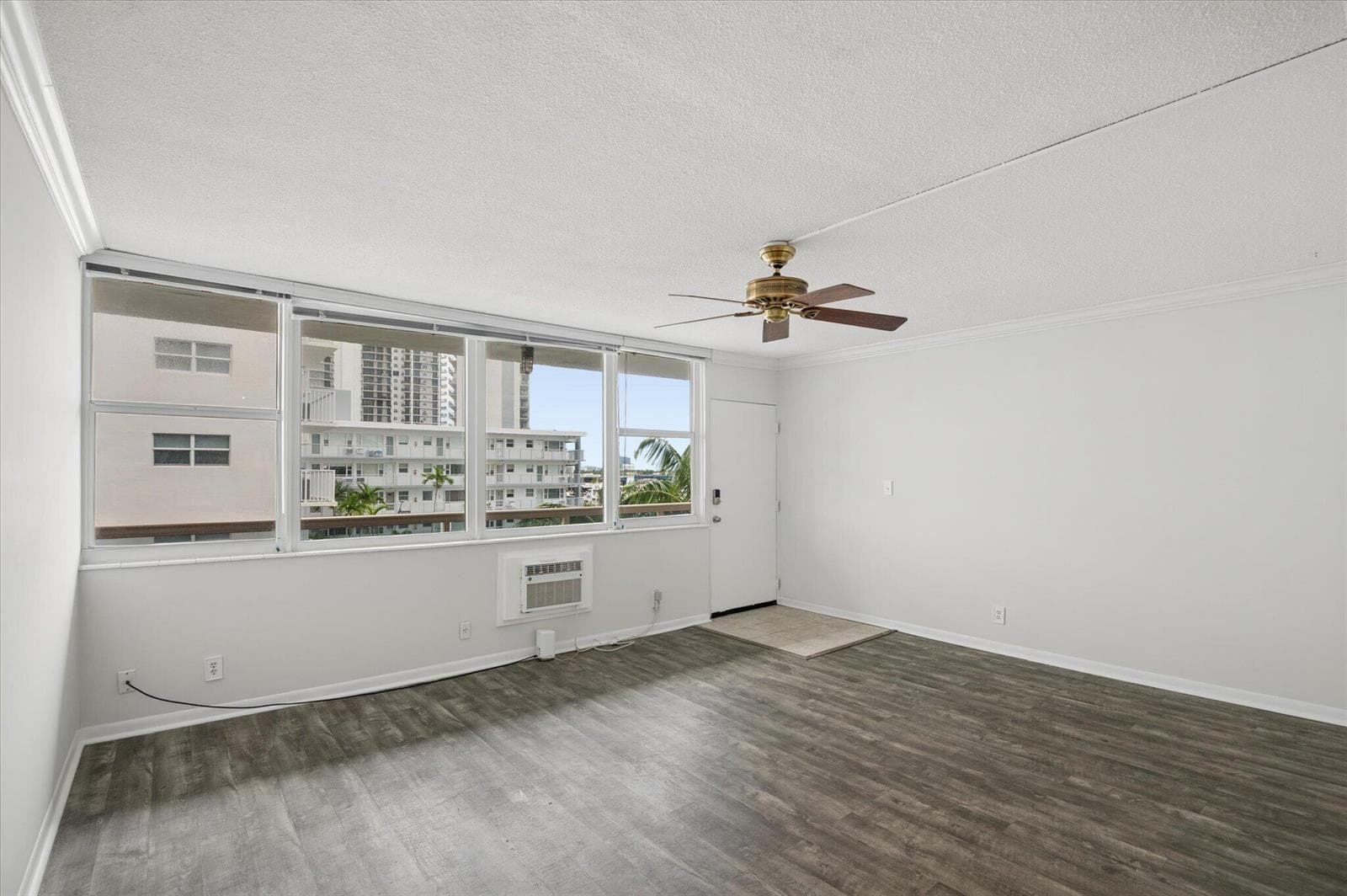 101 N BIRCH Road 503 photo 4