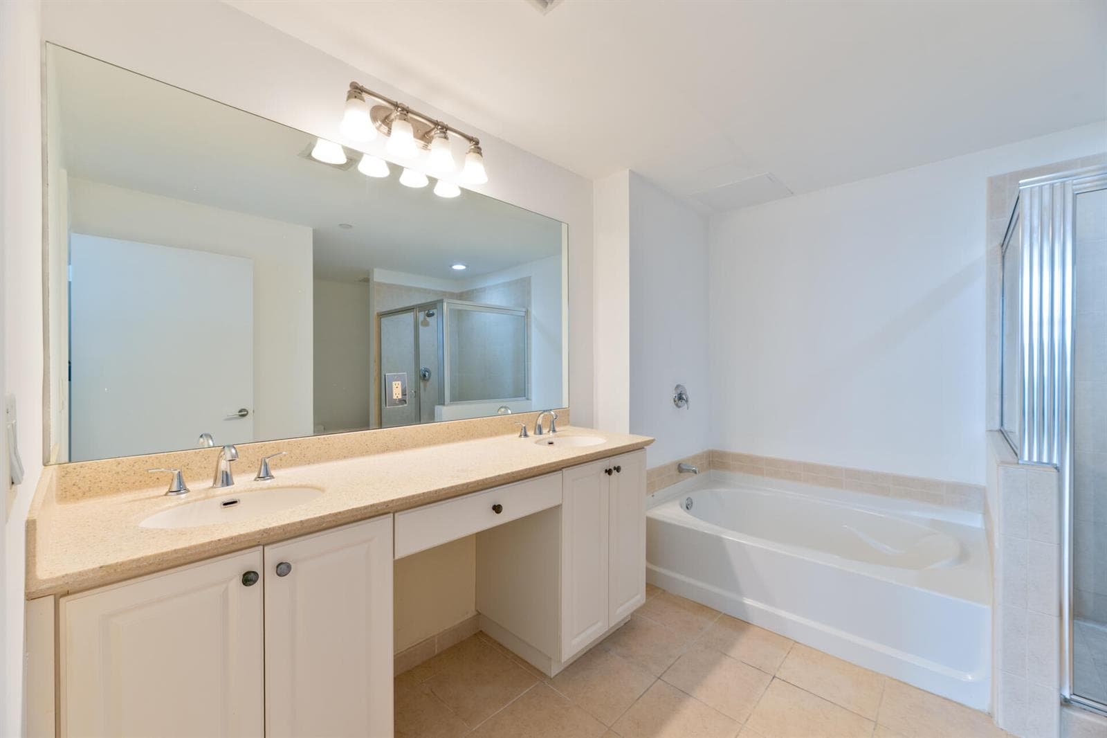 3340 NE 190TH Street 1309 photo 18