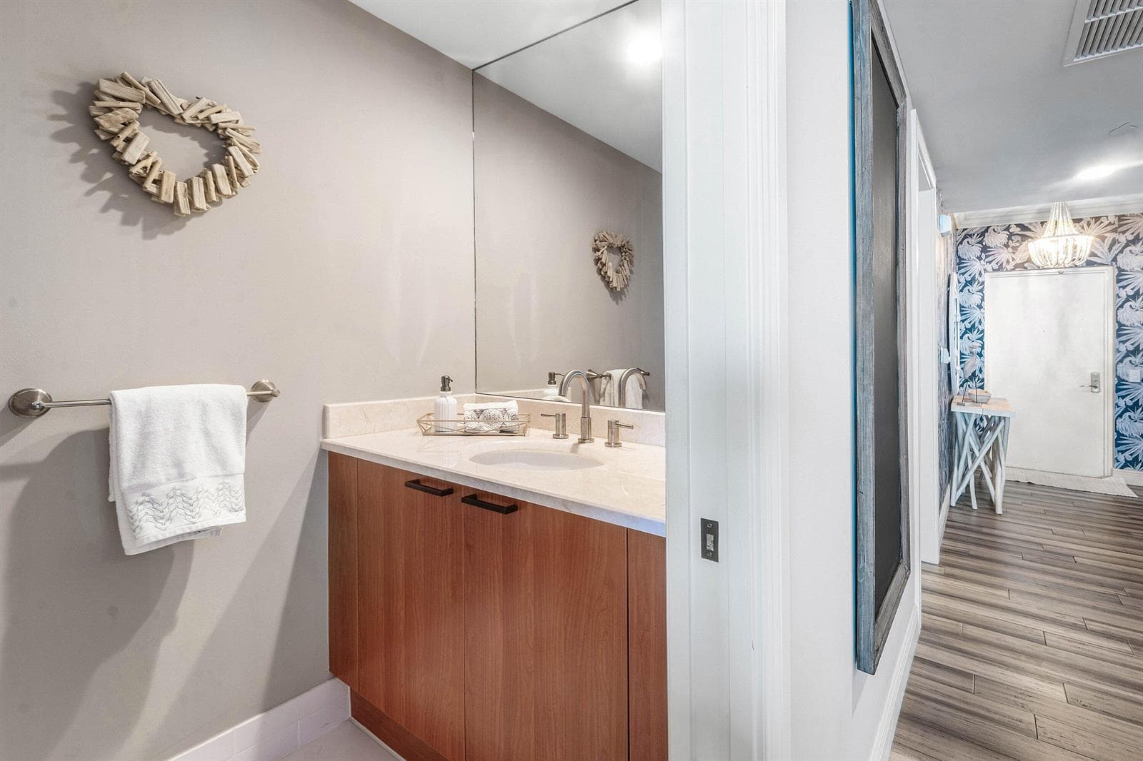 2650 Lake Shore Drive 2102 photo 13