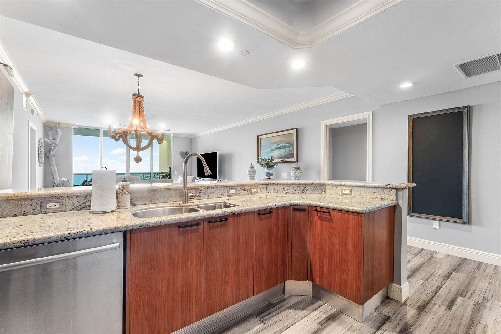 2650 Lake Shore Drive 2102 photo 12