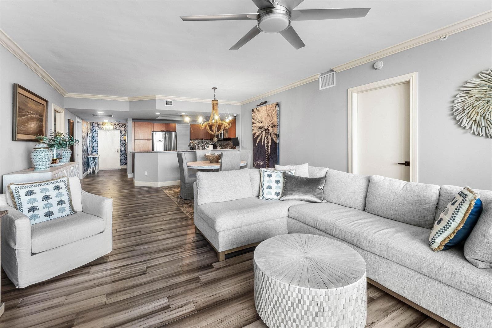 2650 Lake Shore Drive 2102 photo 7