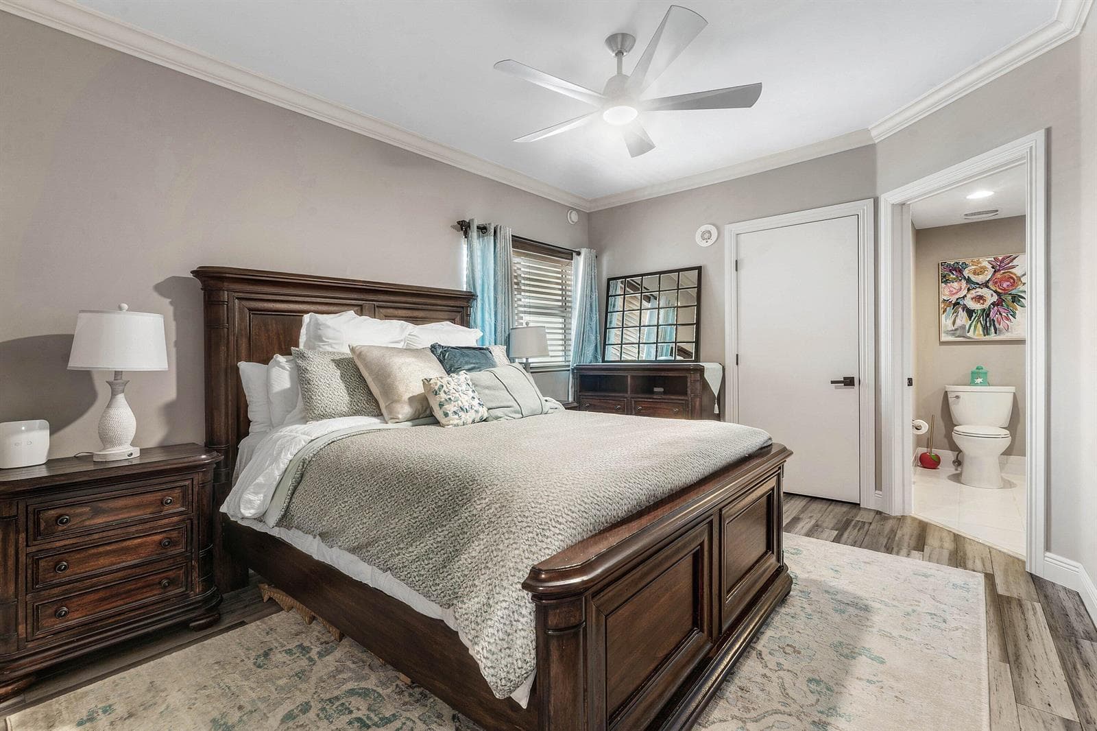 2650 Lake Shore Drive 2102 photo 14