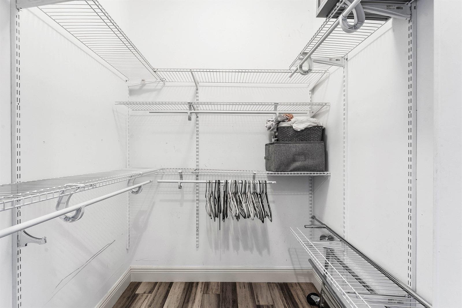 2650 Lake Shore Drive 2102 photo 21