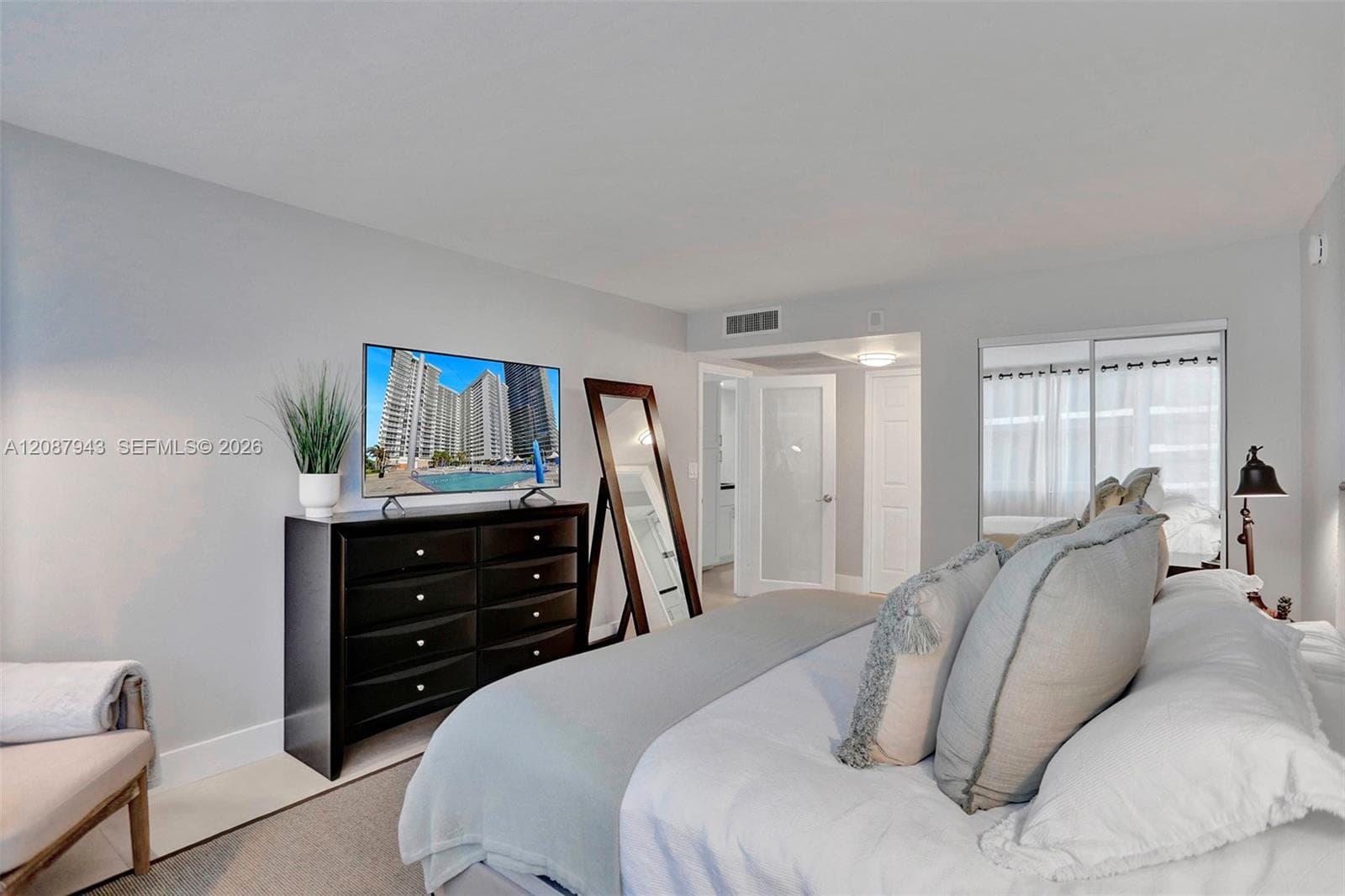 2030 S Ocean Dr 1621 photo 9