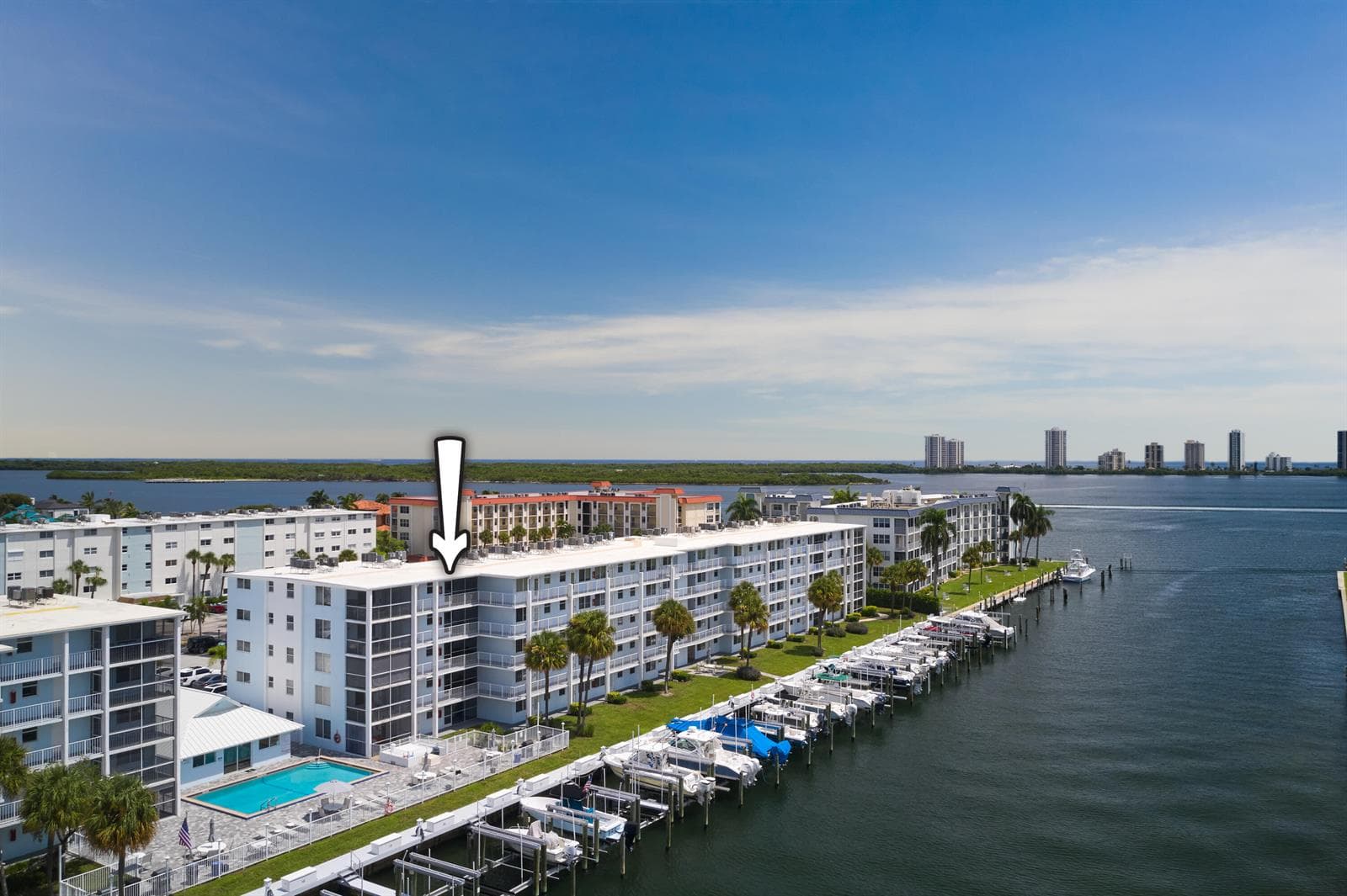 104 Paradise Harbour Boulevard 402 photo 2