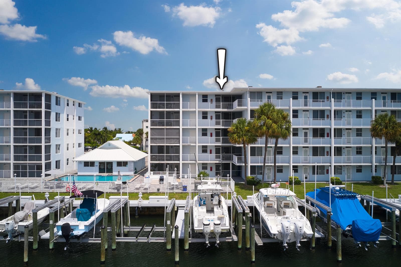 104 Paradise Harbour Boulevard 402 photo 3