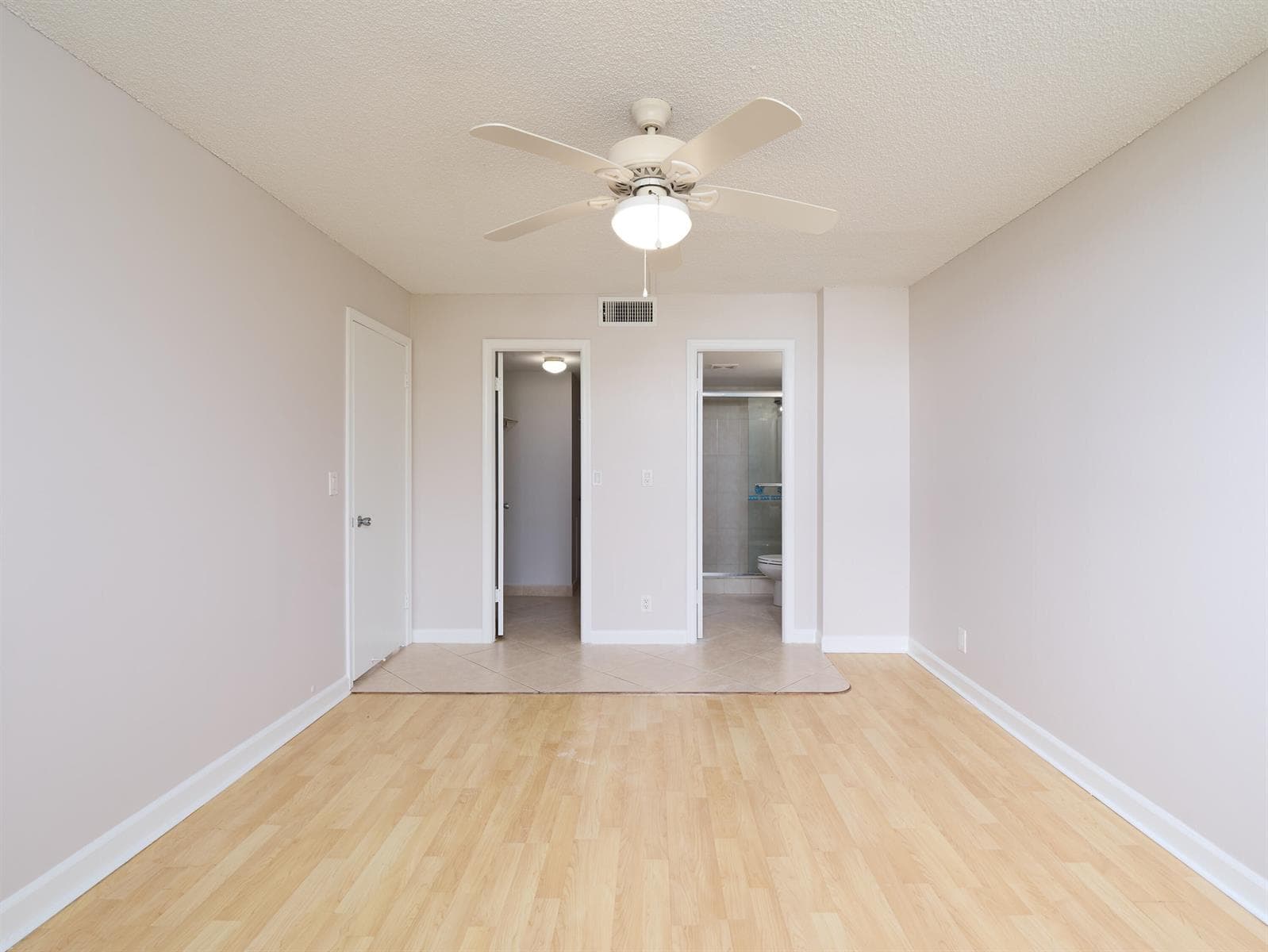 104 Paradise Harbour Boulevard 402 photo 20