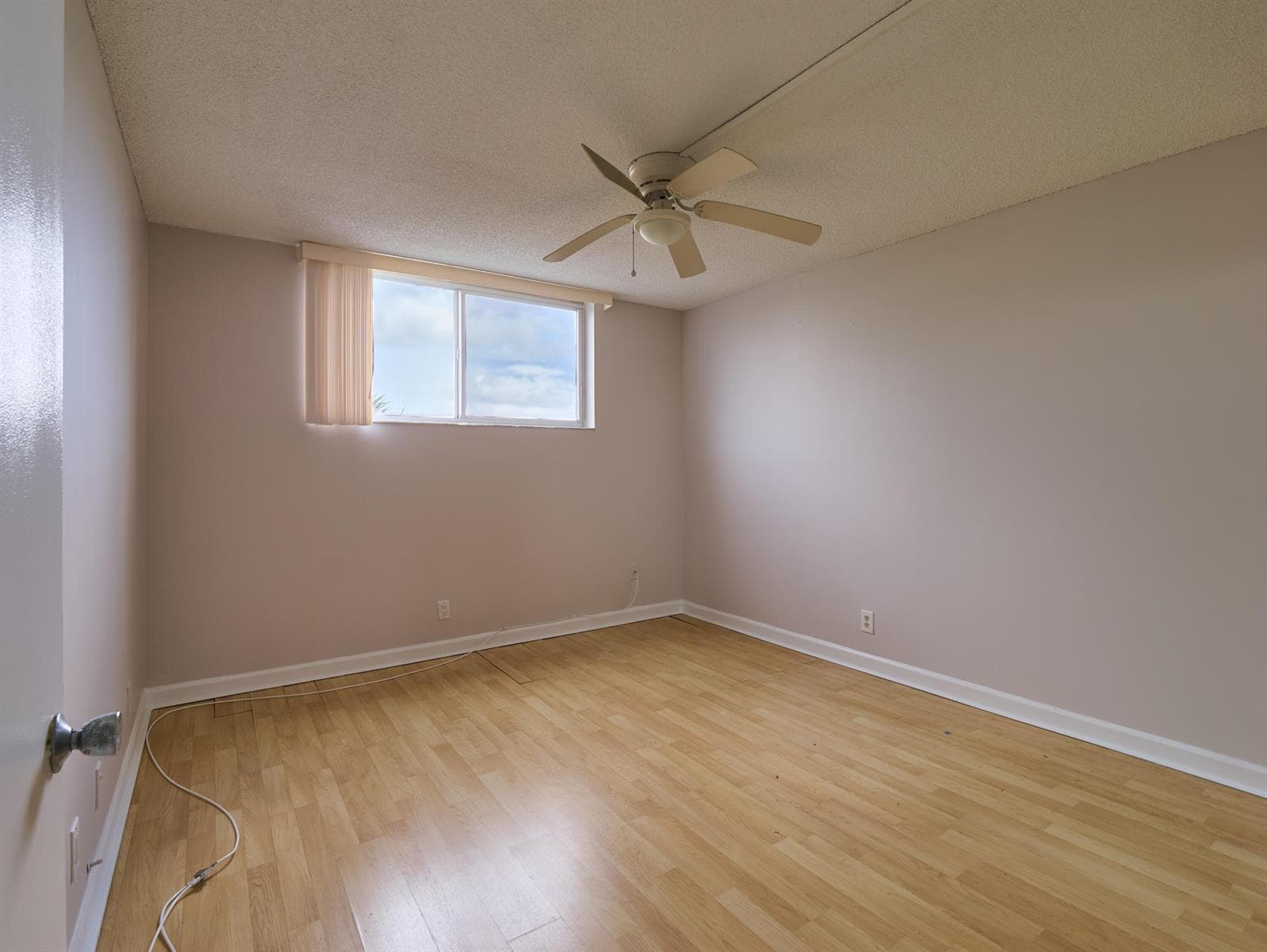 104 Paradise Harbour Boulevard 402 photo 24