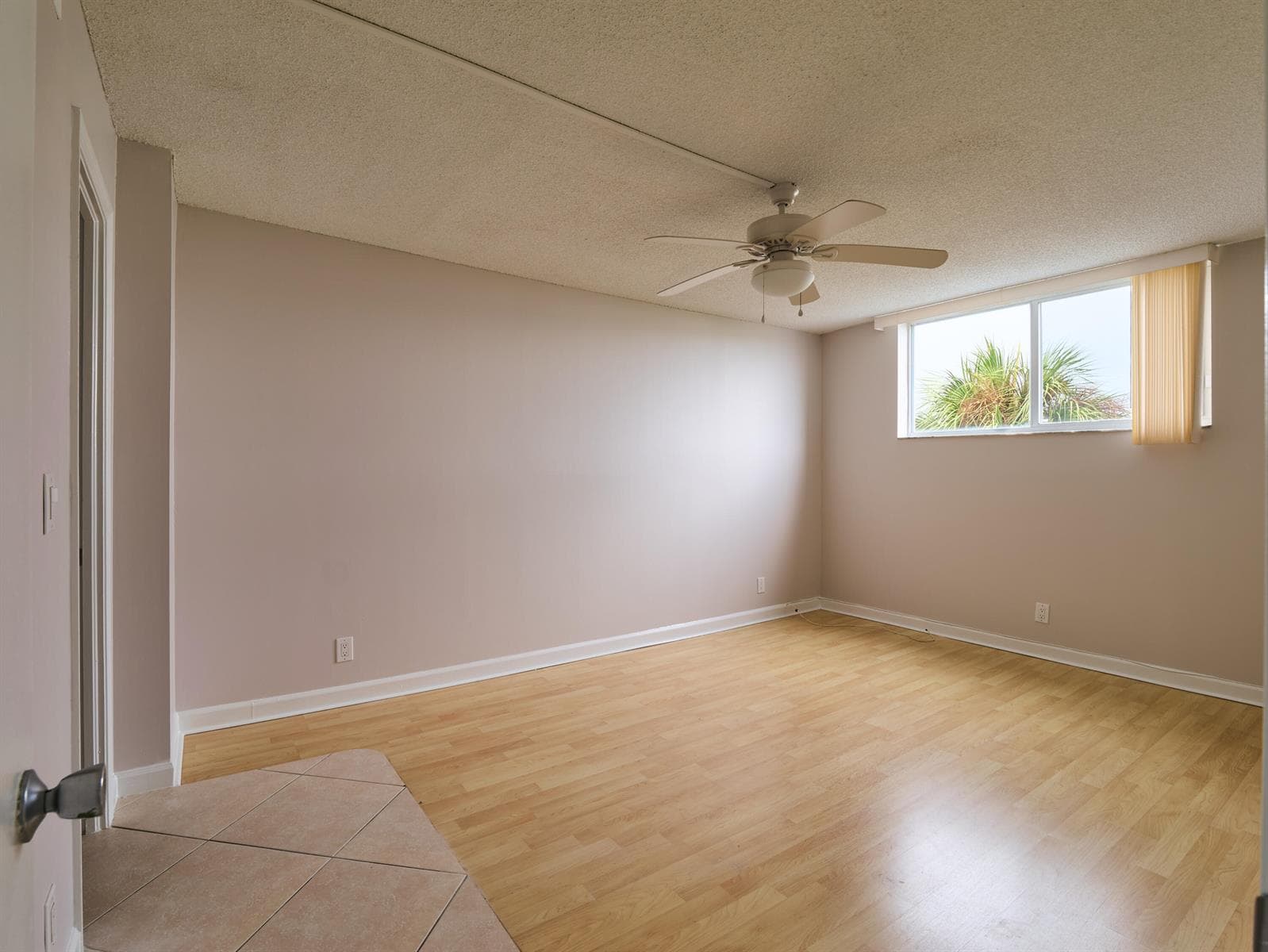 104 Paradise Harbour Boulevard 402 photo 18