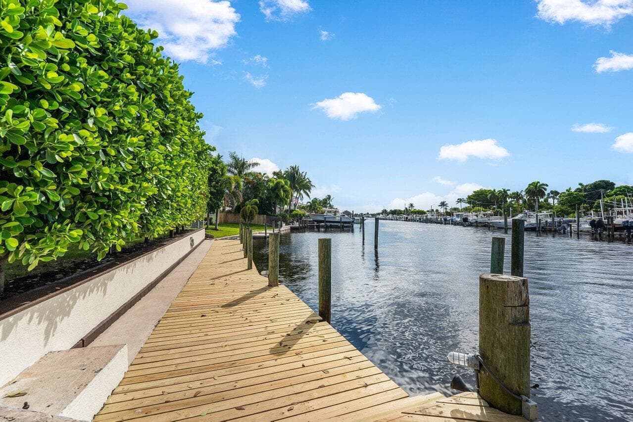 638 Shore Drive photo 3