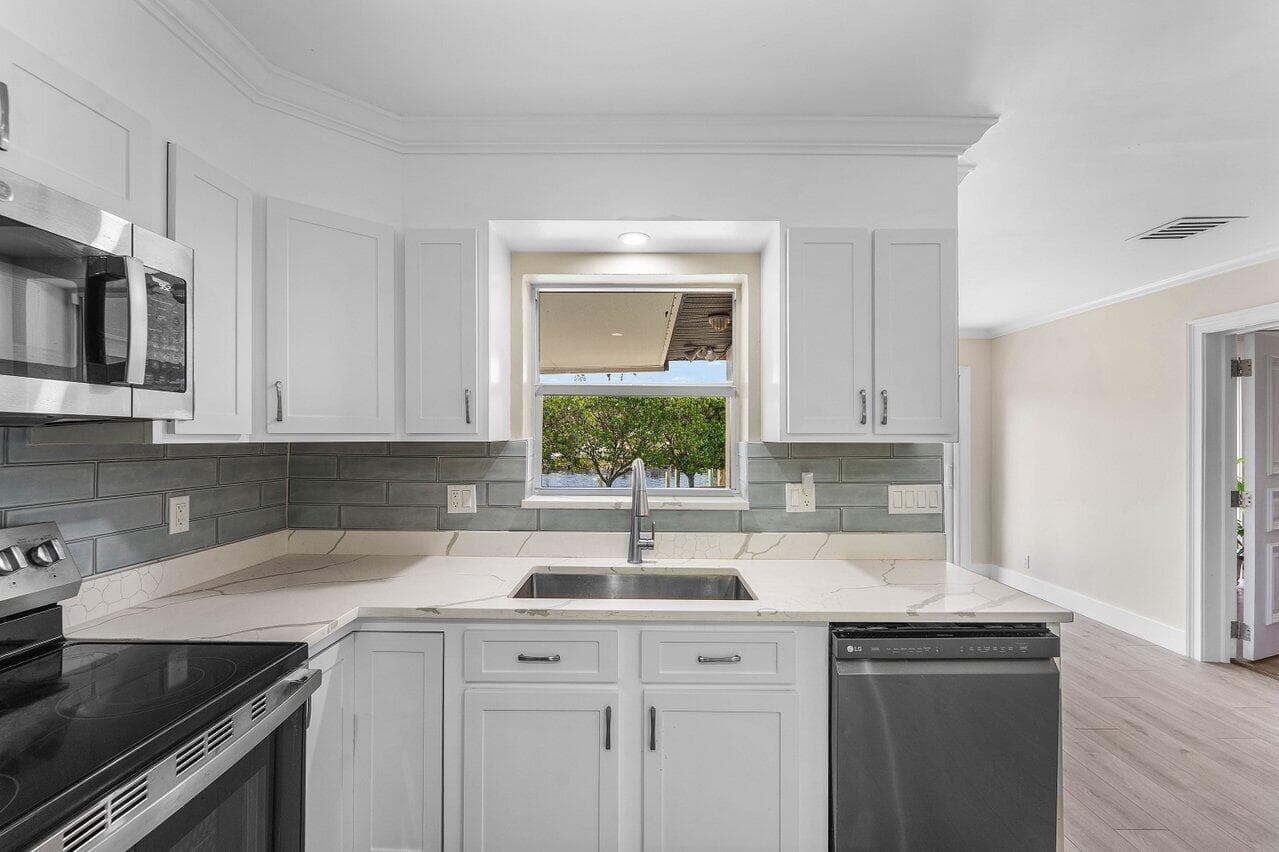 638 Shore Drive photo 14