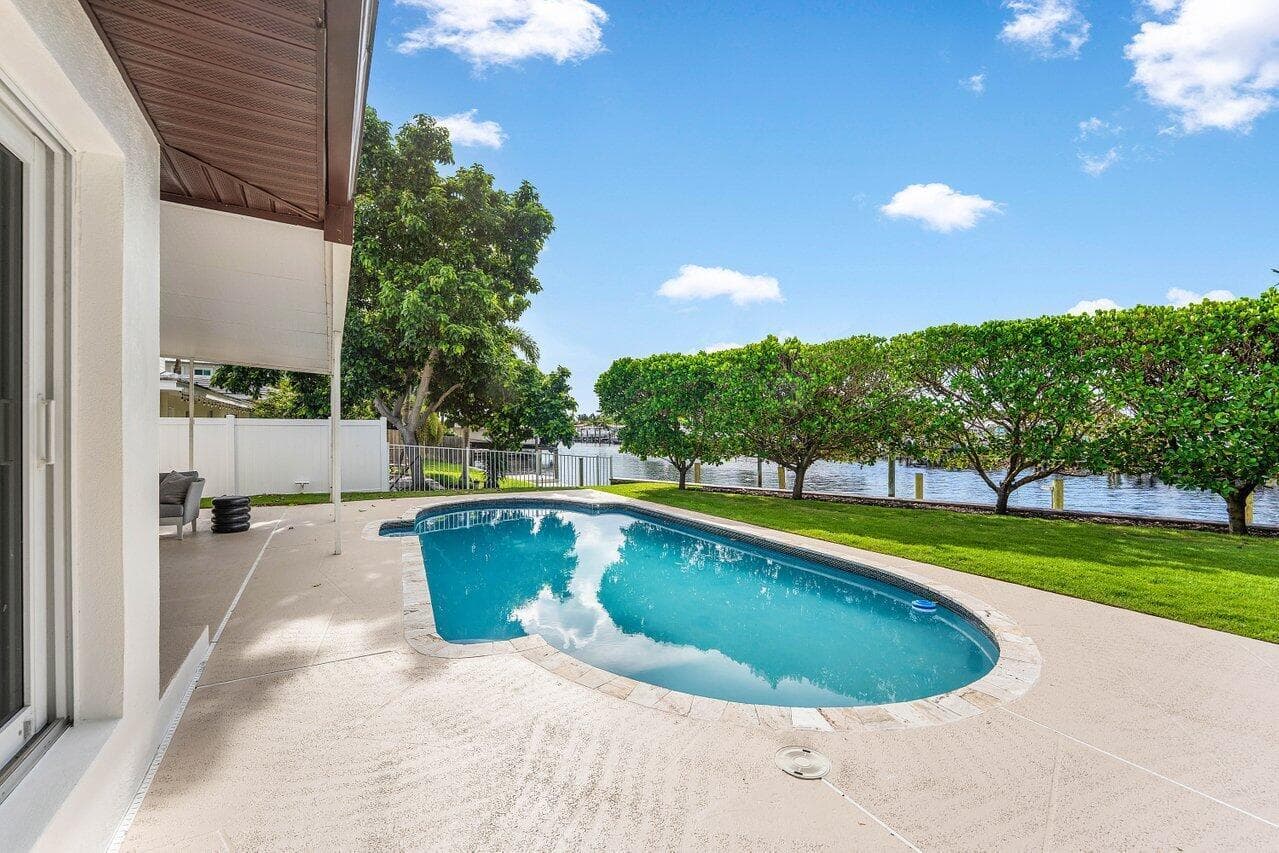 638 Shore Drive photo 21
