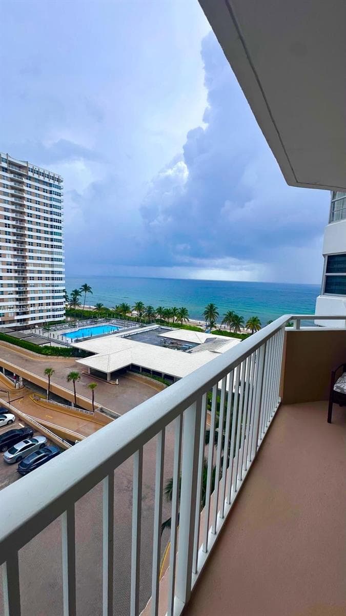 1980 S Ocean Dr 8D photo 4