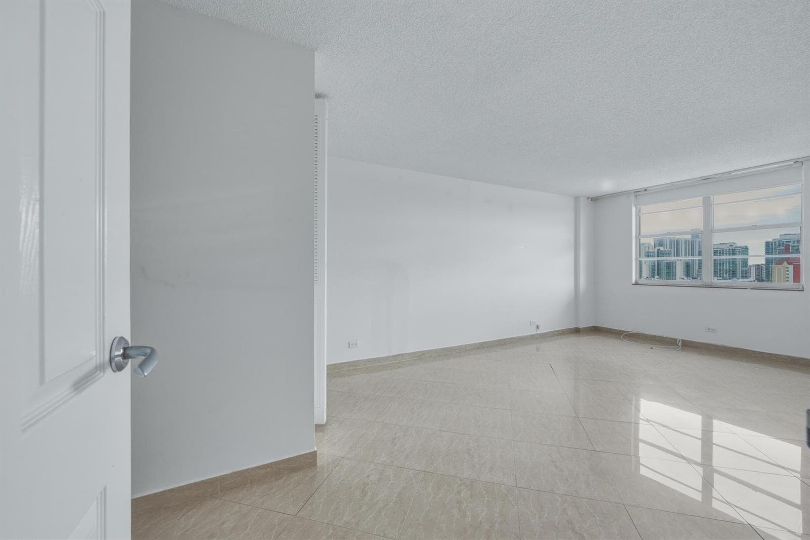 250 174TH Street 1719 photo 16