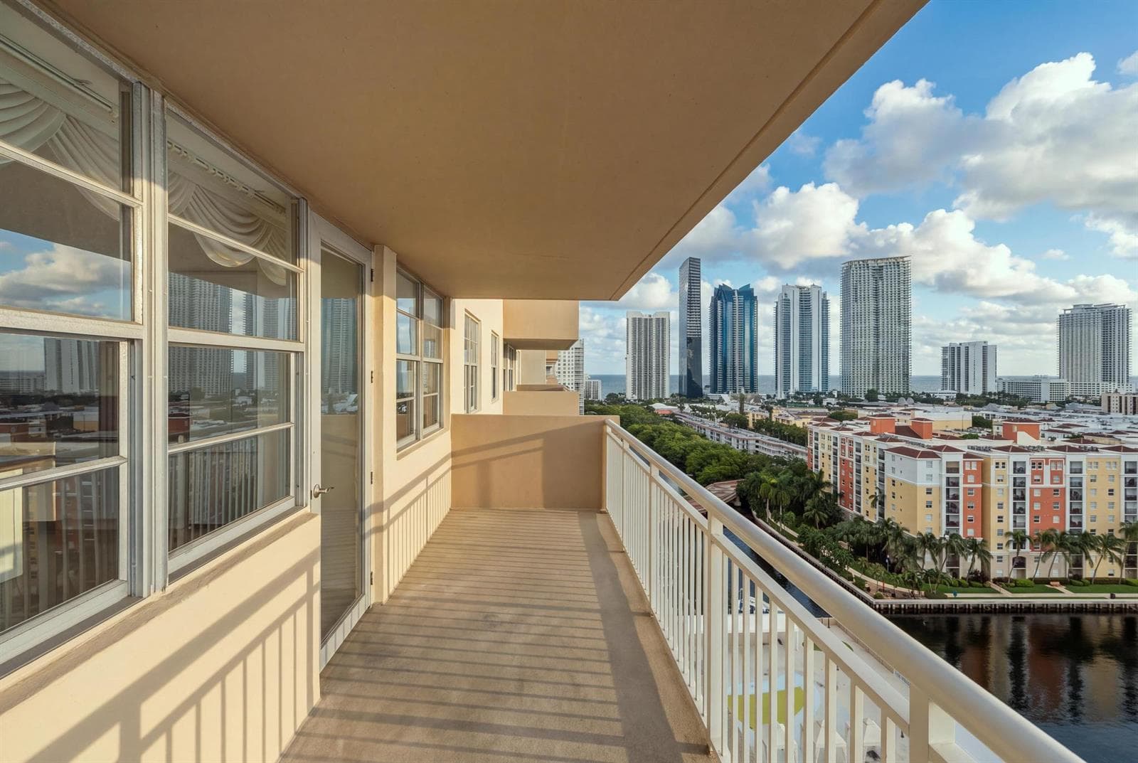 250 174TH Street 1719 photo 7