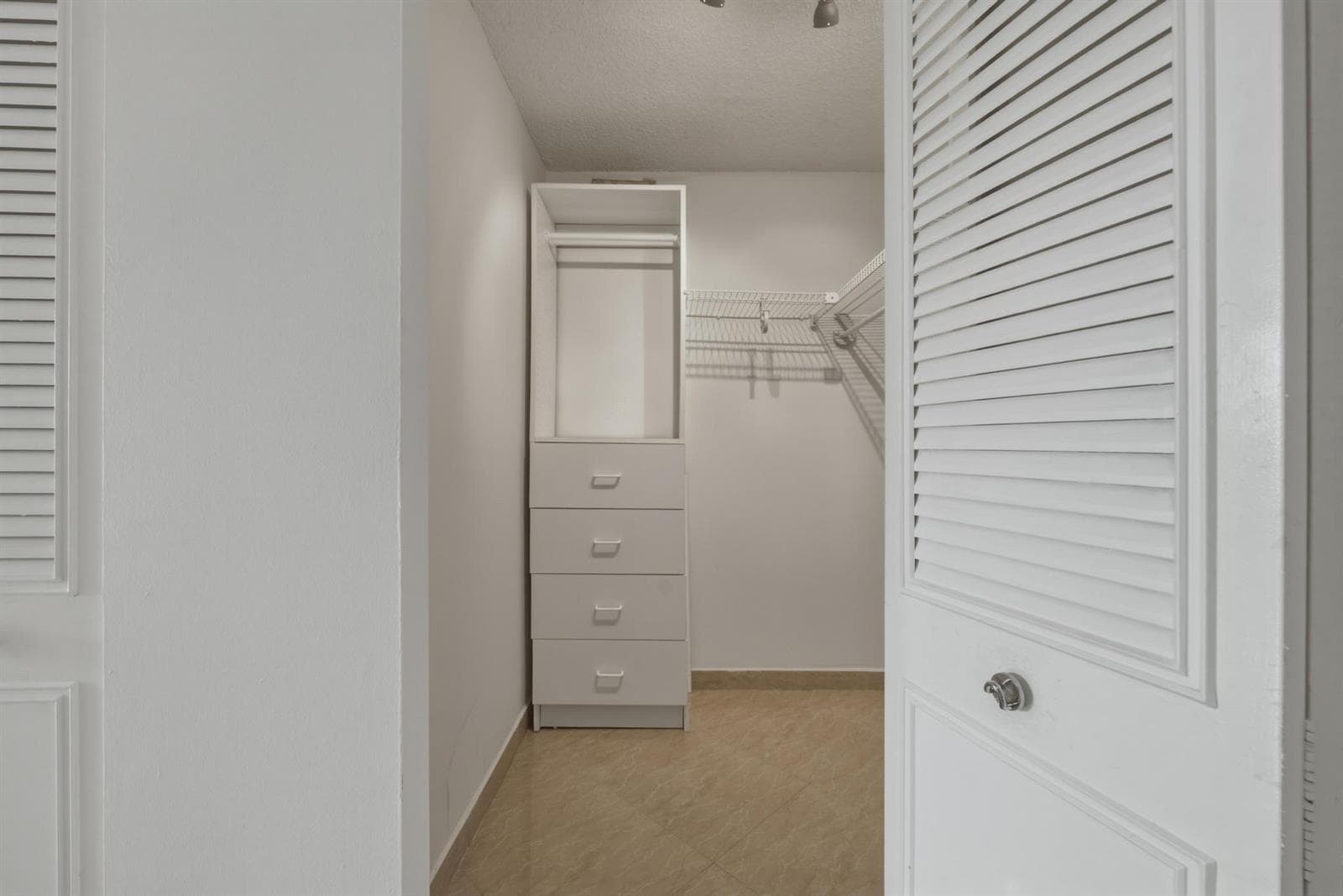 250 174TH Street 1719 photo 18