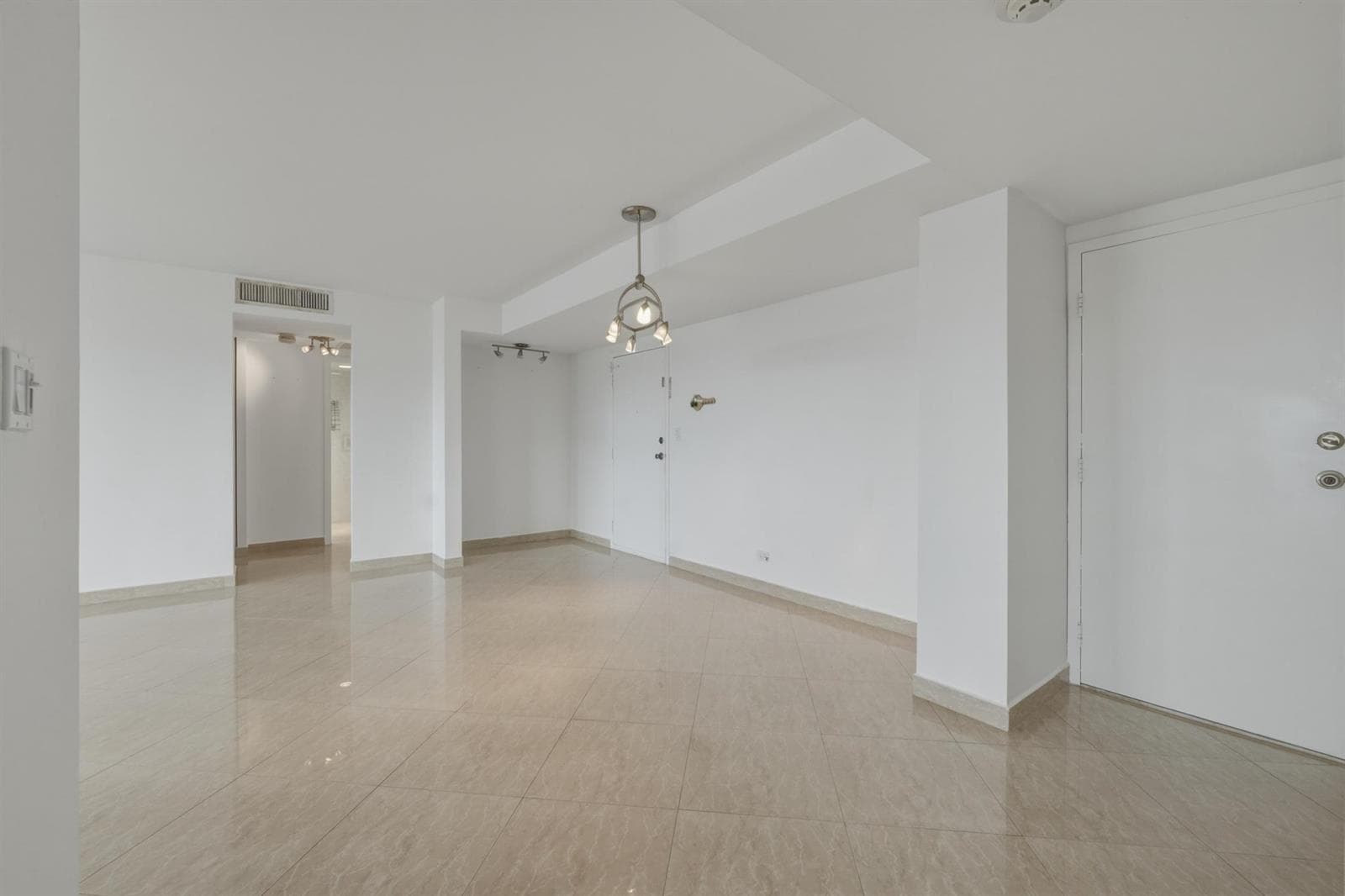 250 174TH Street 1719 photo 15