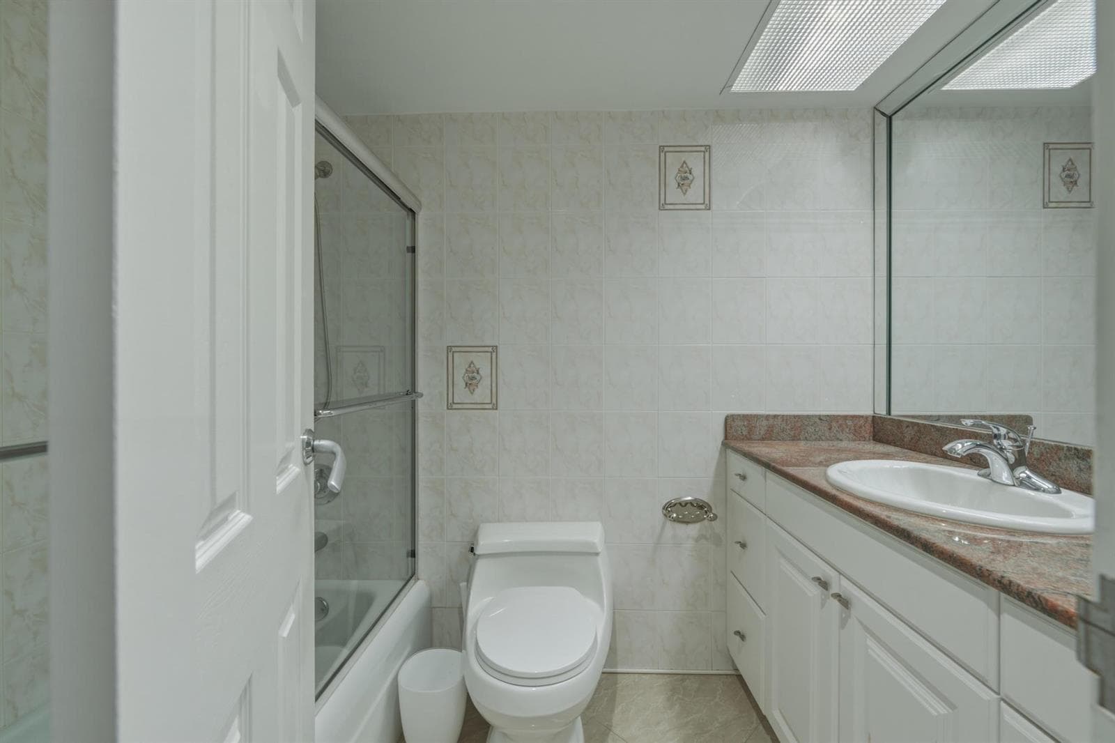 250 174TH Street 1719 photo 19