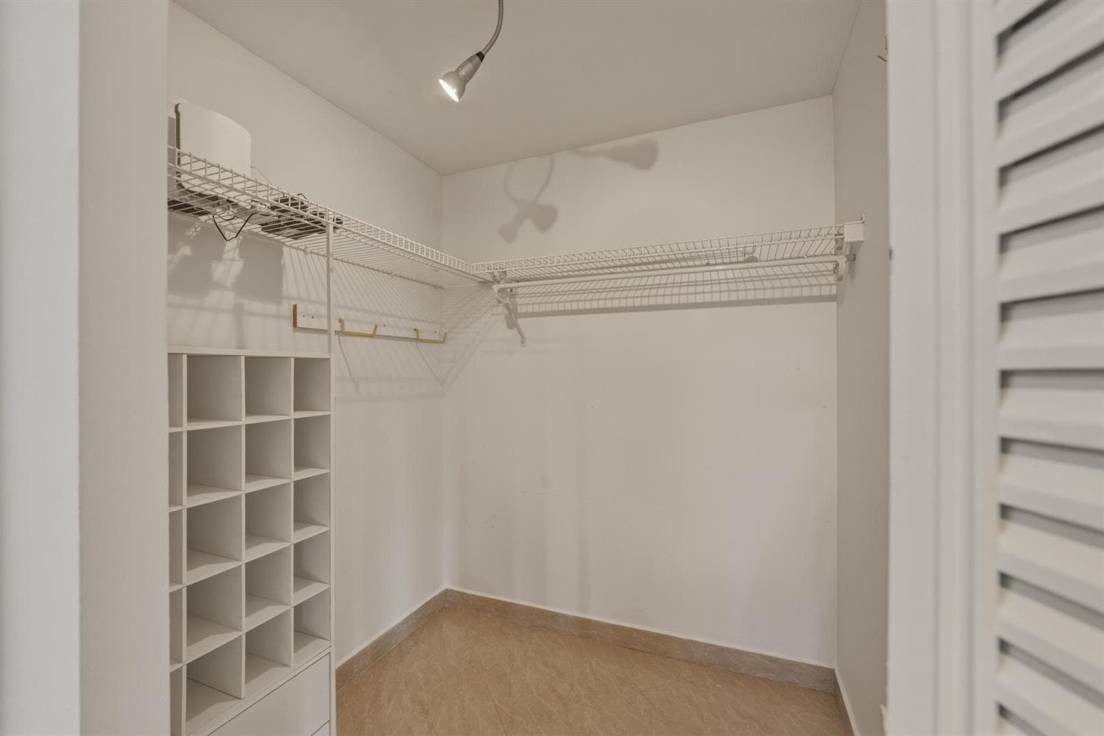 250 174TH Street 1719 photo 21