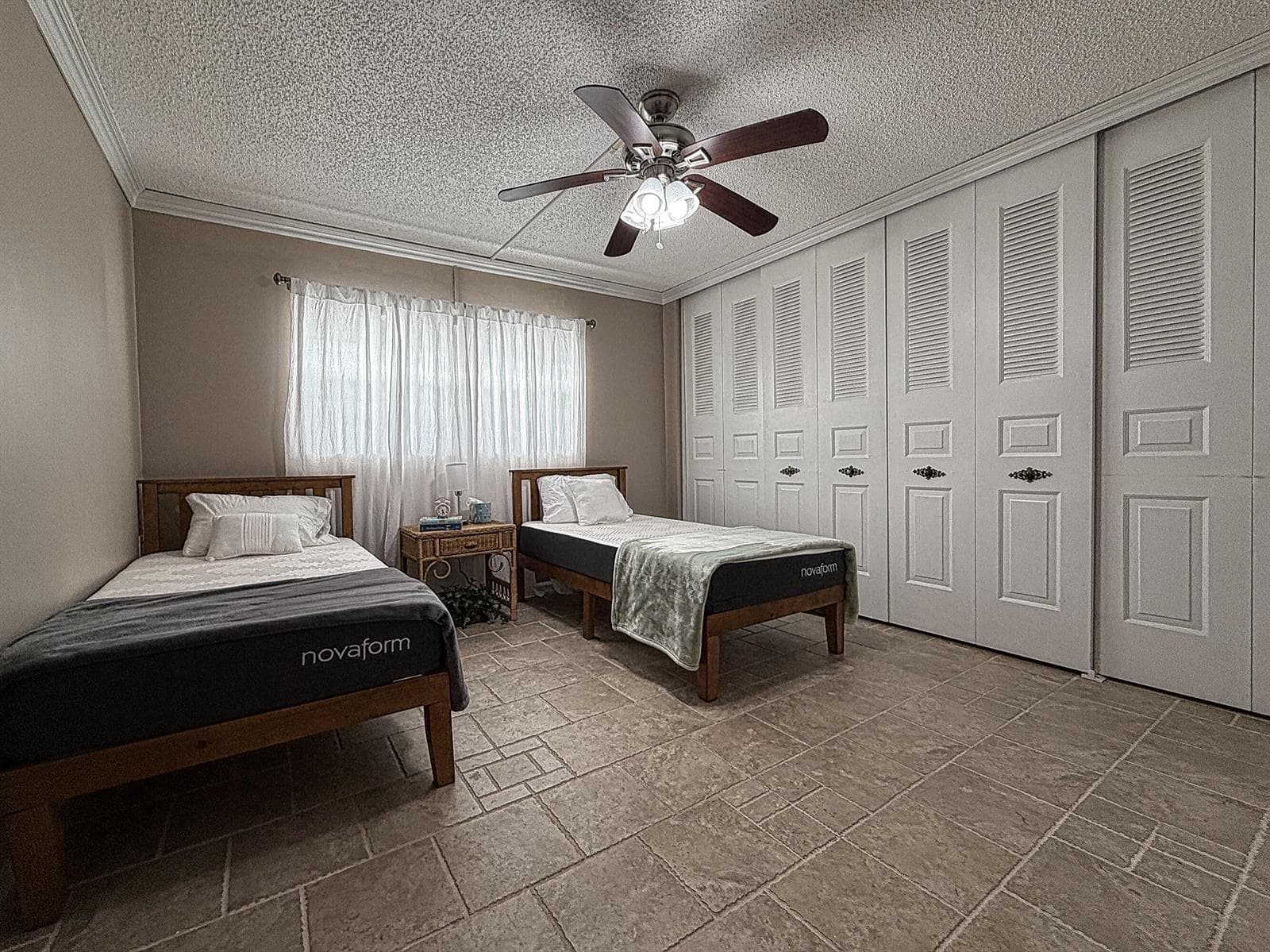 401 Lake Shore Drive 802 photo 22