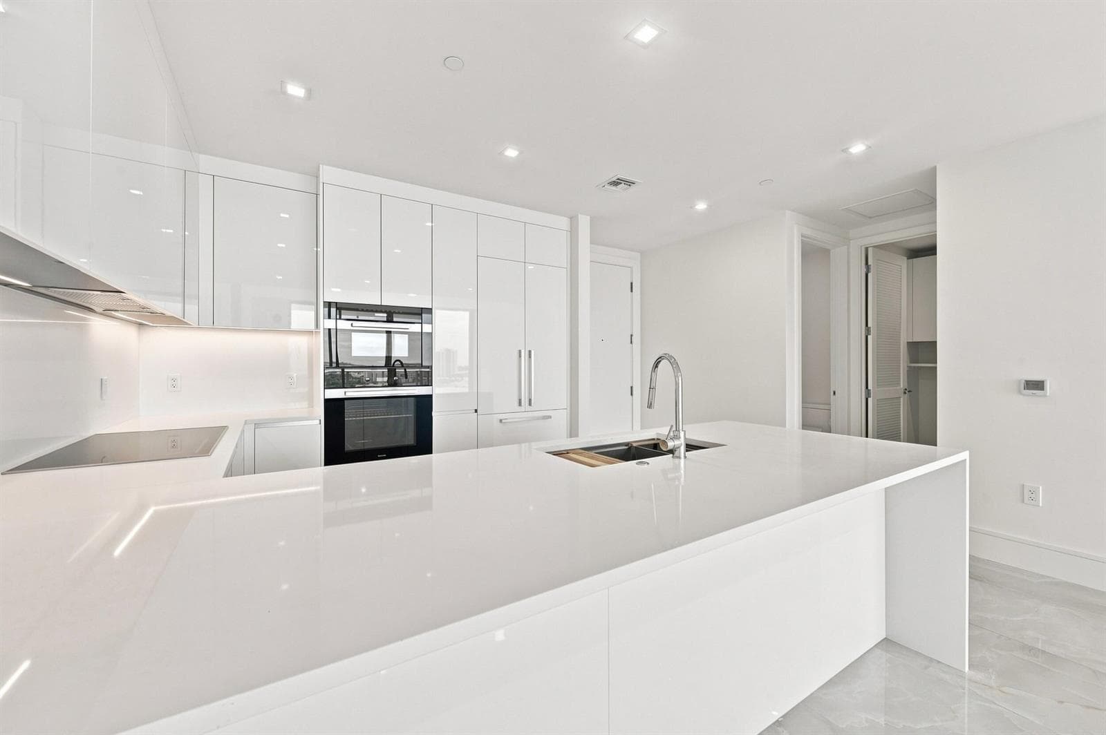 220 Lake Shore Drive 1407 photo 9