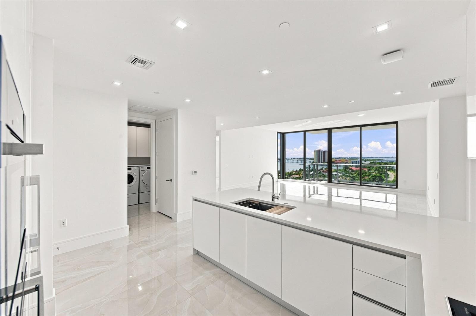 220 Lake Shore Drive 1407 photo 11