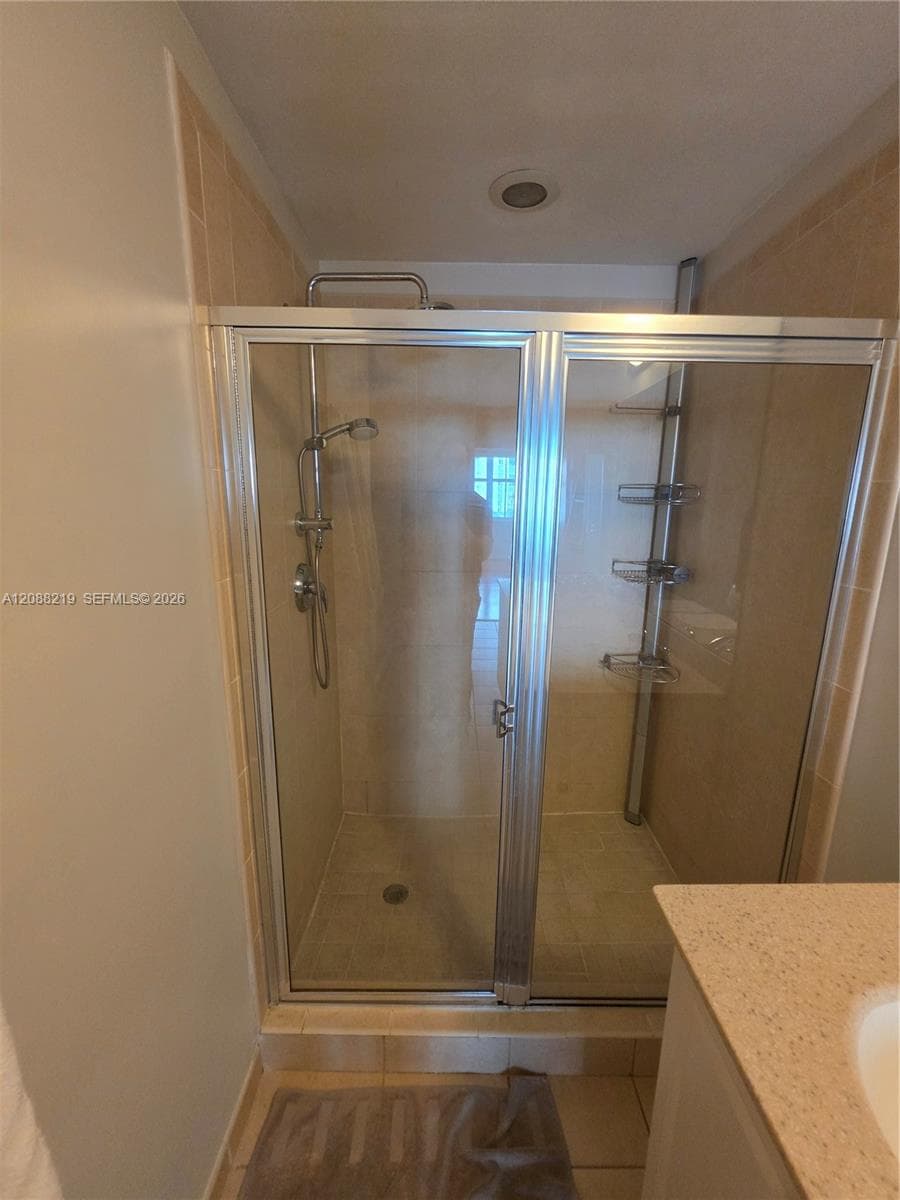 3340 NE 190th St 705 photo 18