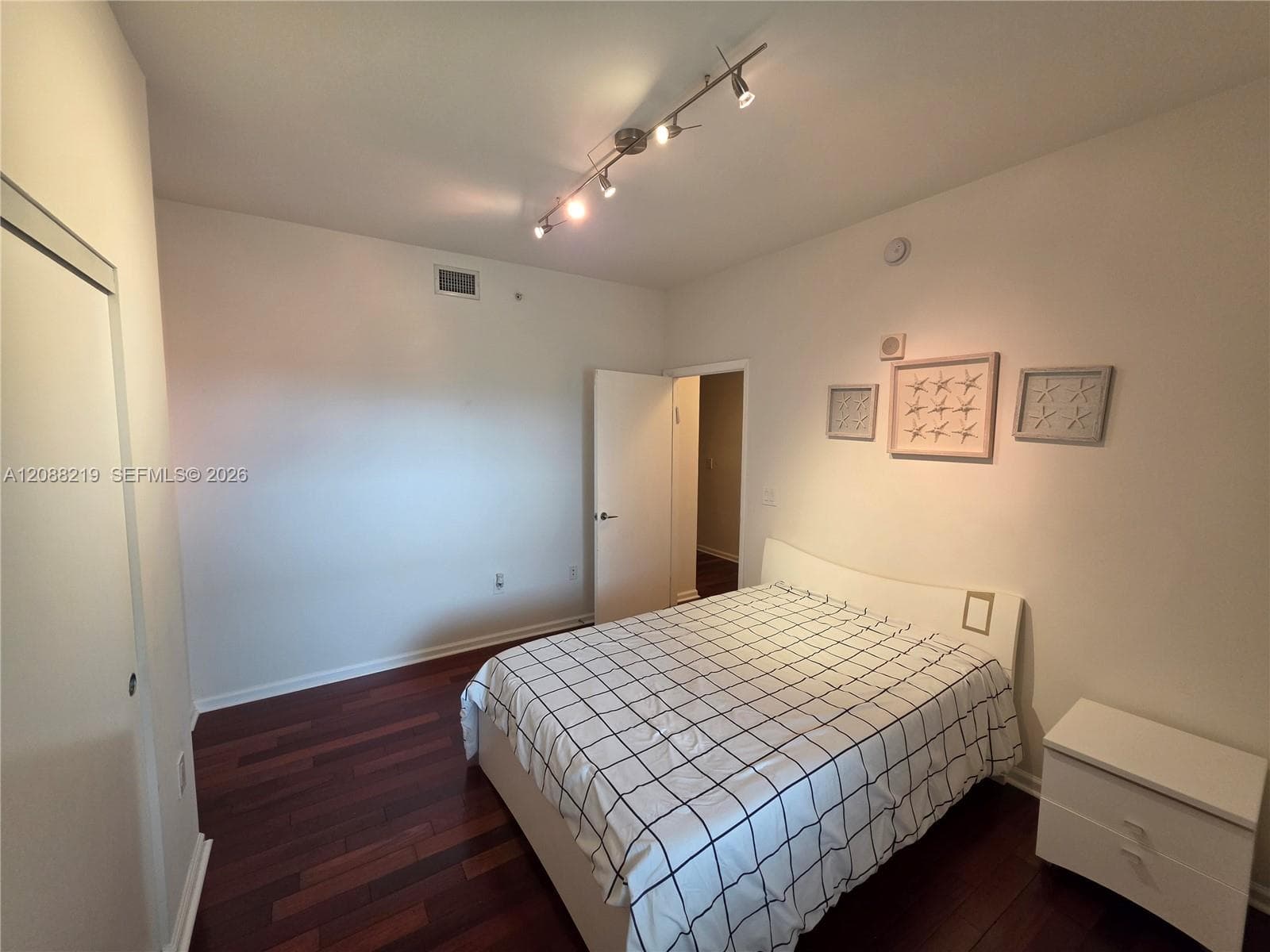 3340 NE 190th St 705 photo 19