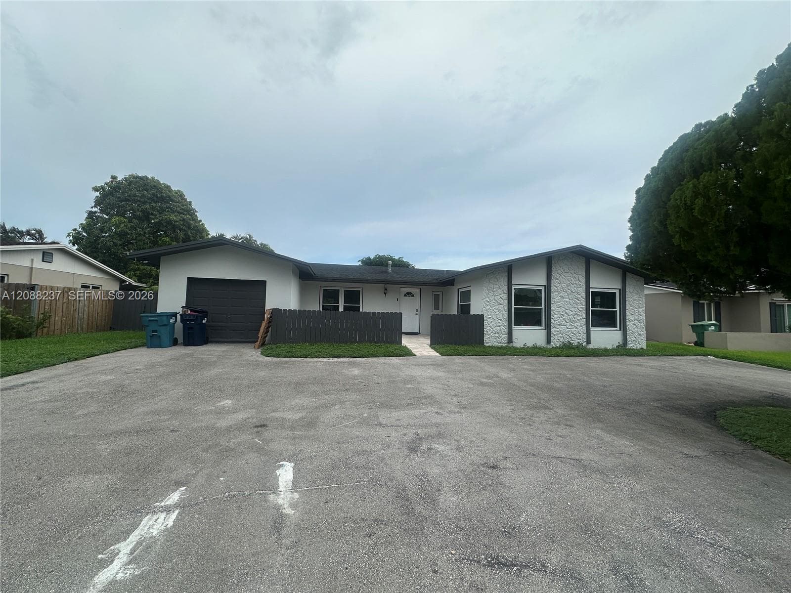 11611 SW 122nd Ave photo 7