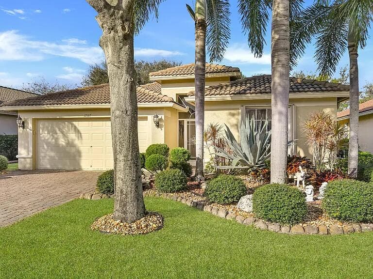 12107 ROMA Road photo 1