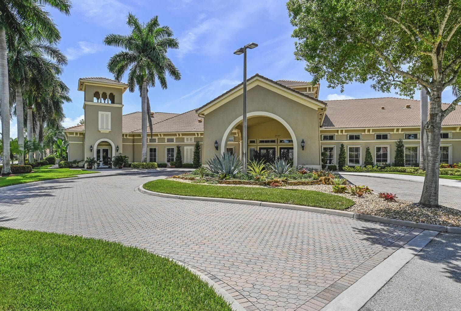 12107 ROMA Road photo 18