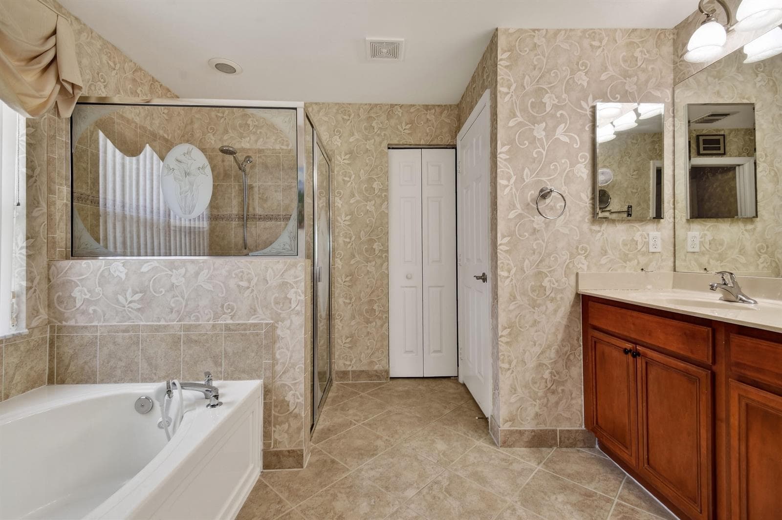 12107 ROMA Road photo 11