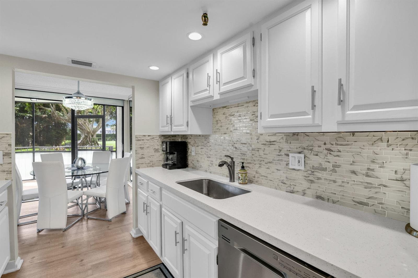 899 Jeffery Street 109 photo 3