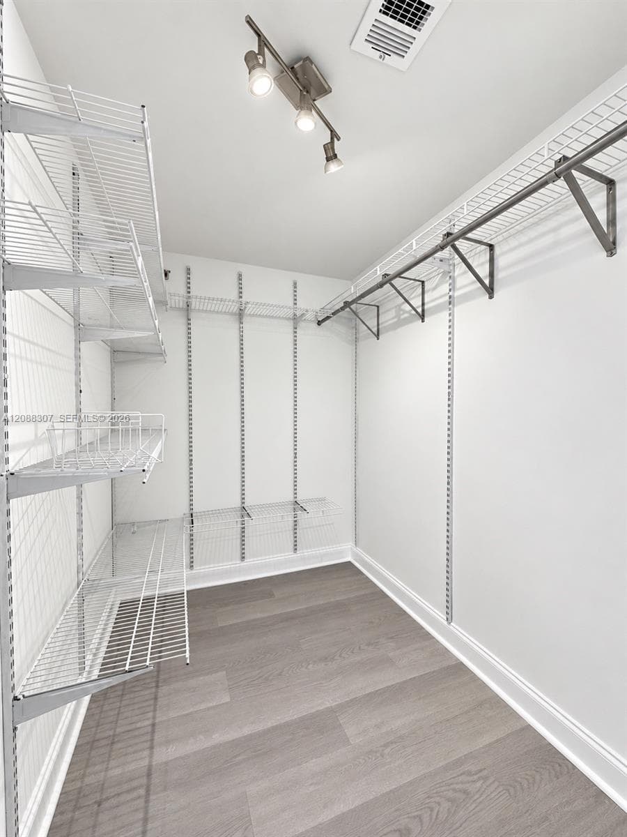 6580 Indian Creek Dr 410 photo 10