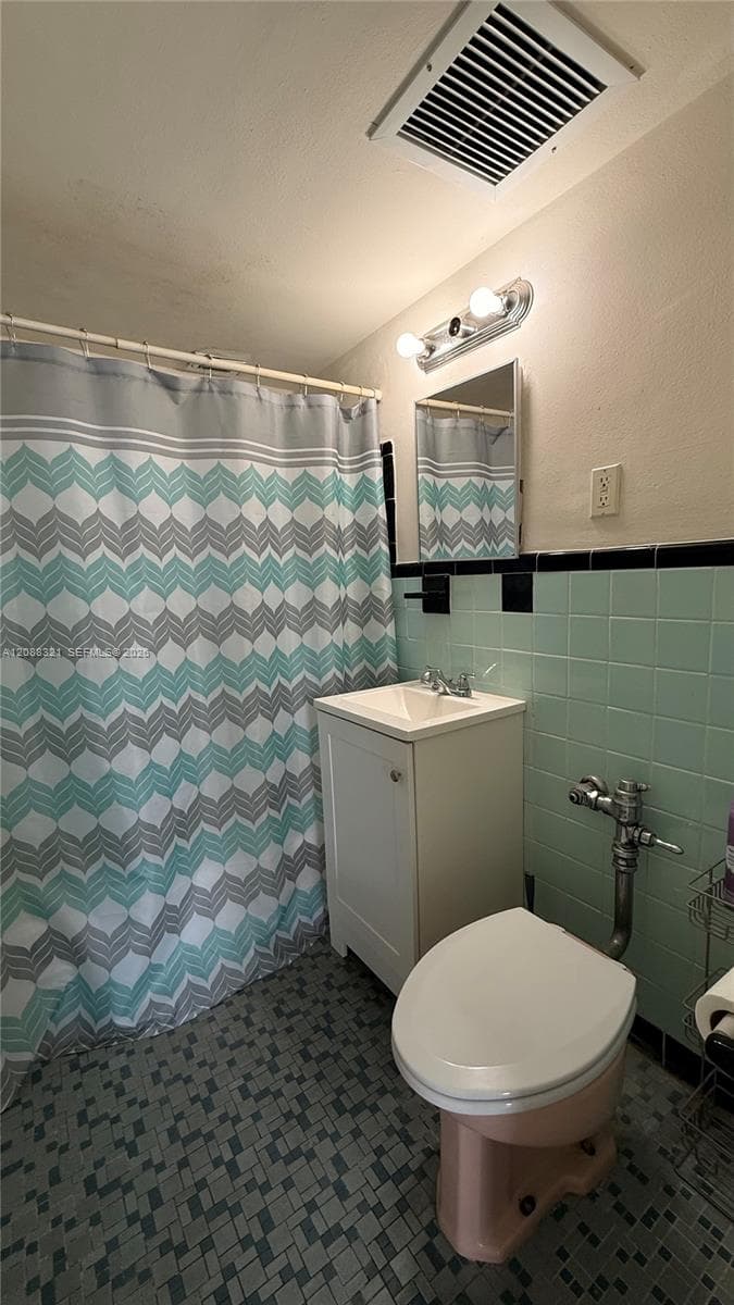 6484 Indian Creek Drive 239 photo 7