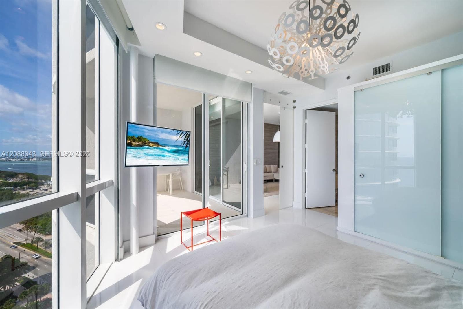 15811 Collins Ave 2006 photo 10