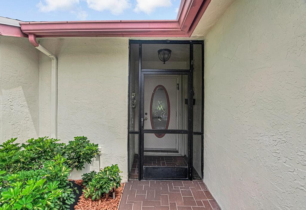 10301 GREENBRIAR Court photo 6