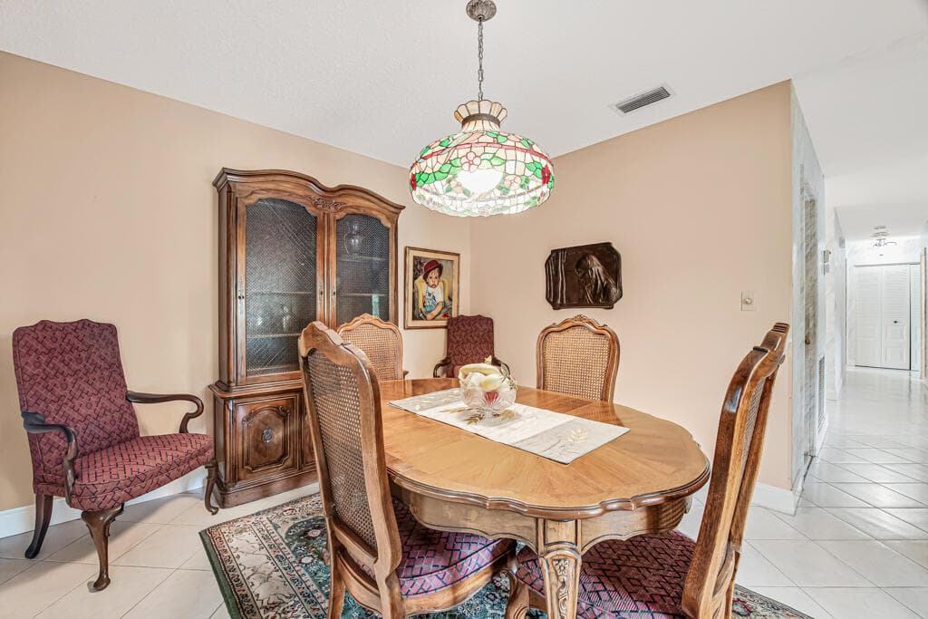 10301 GREENBRIAR Court photo 12