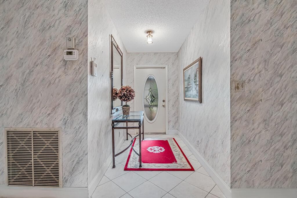 10301 GREENBRIAR Court photo 7