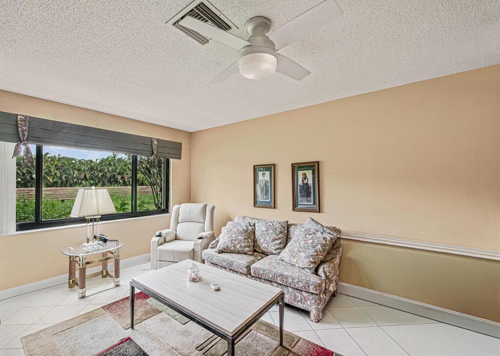 10301 GREENBRIAR Court photo 14