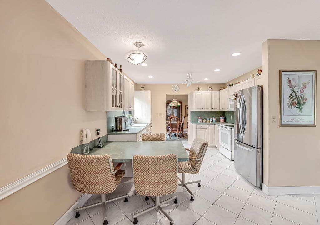 10301 GREENBRIAR Court photo 18