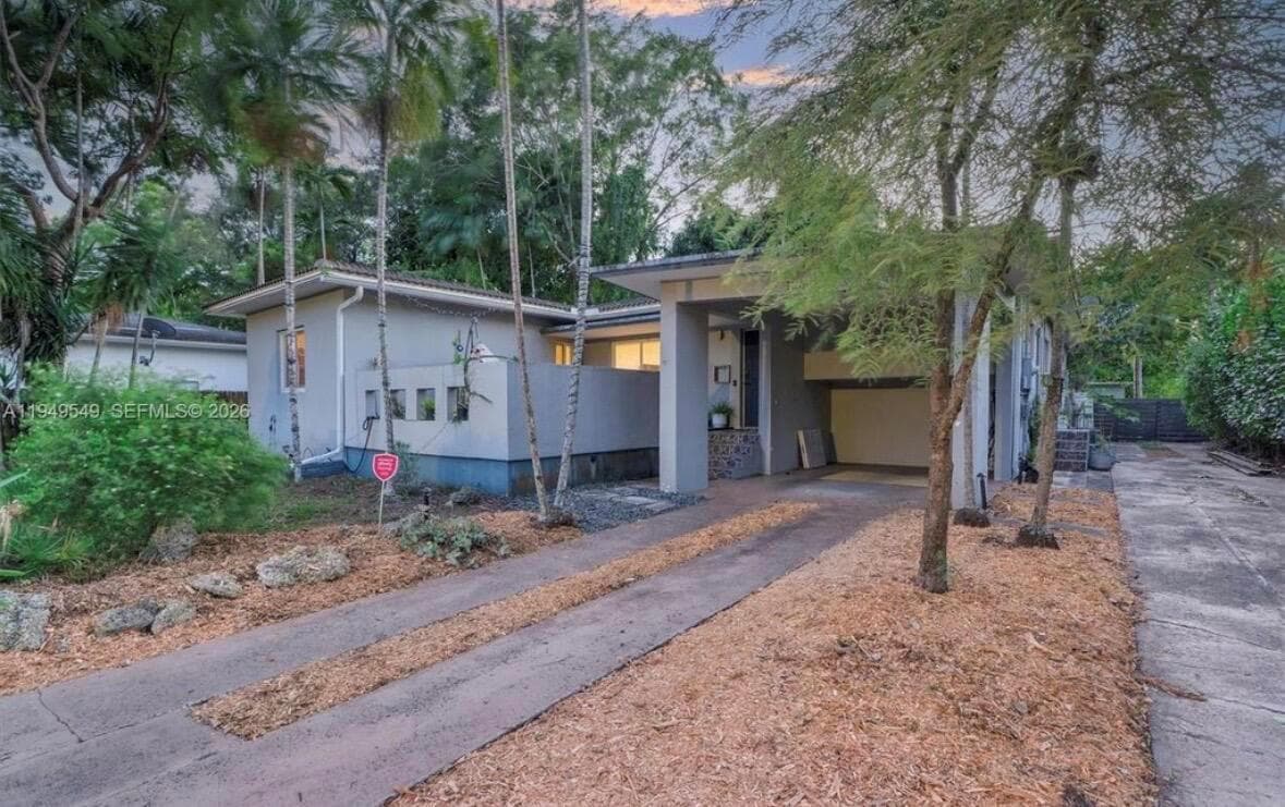 12660 GRIFFING Boulevard photo 1