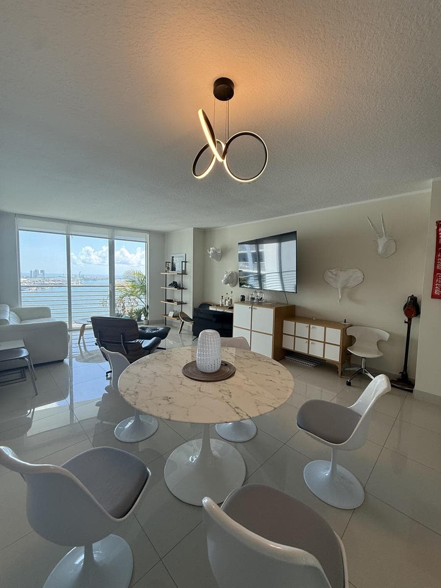 325 S BISCAYNE Boulevard 3926-A photo 7