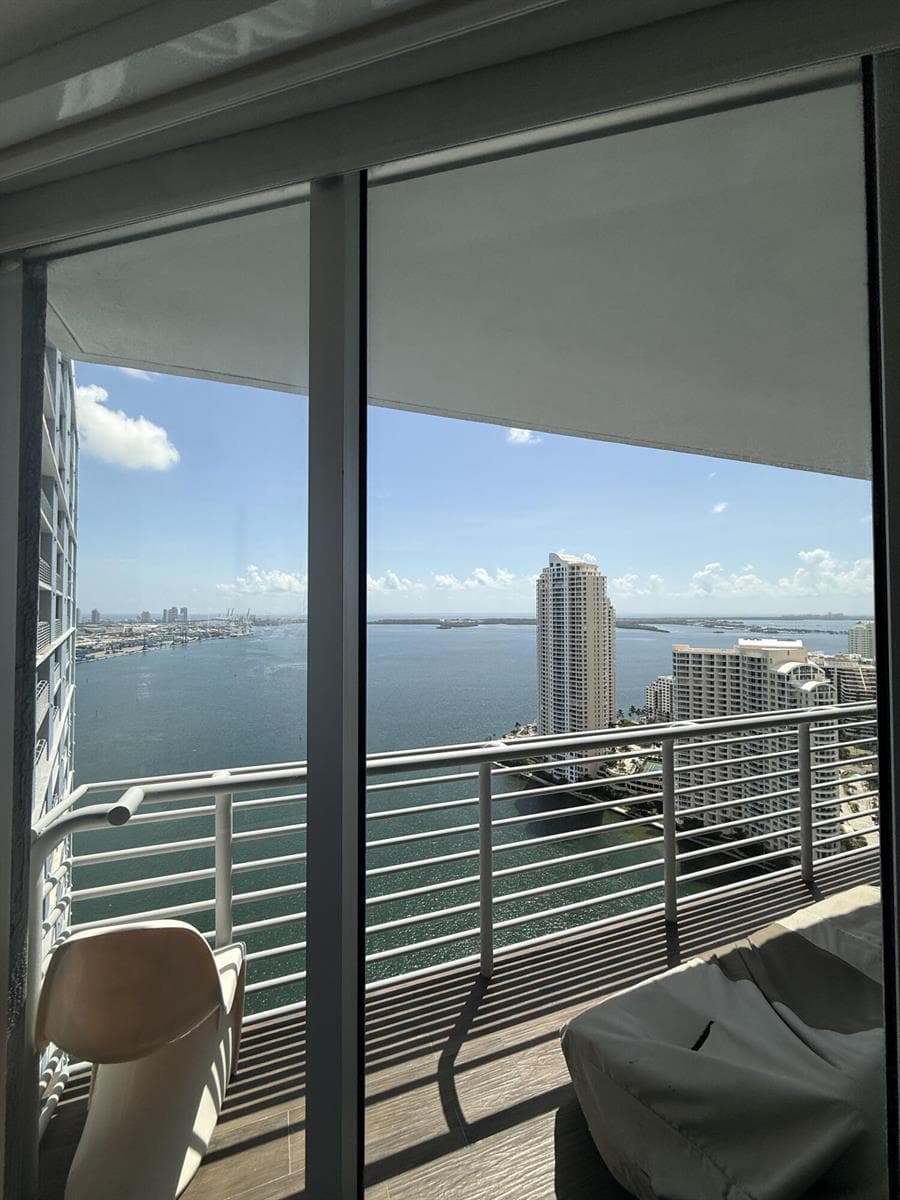 325 S BISCAYNE Boulevard 3926-A photo 3
