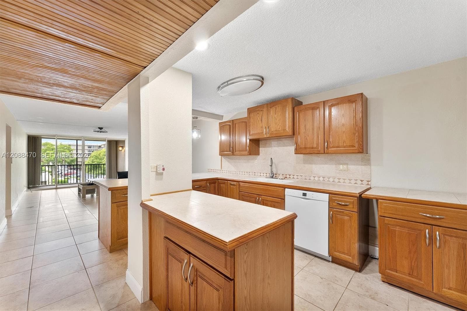 4 Royal Palm Way 3080 photo 6