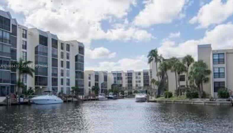 4 Royal Palm Way 3080 photo 15
