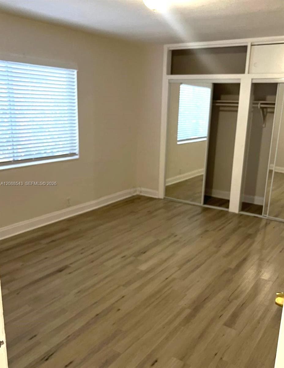 8271 Crespi Blvd 2 photo 6