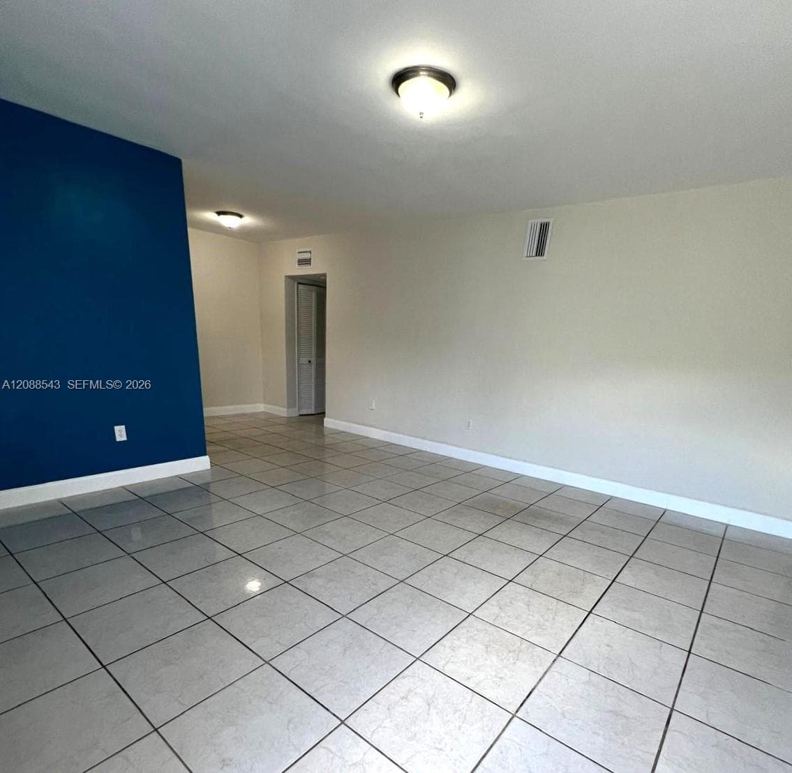 8271 Crespi Blvd 2 photo 7